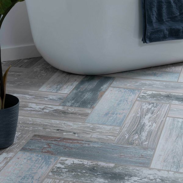 Sample Fresno Gris Wood Effect Wall and Floor tiles 570x190