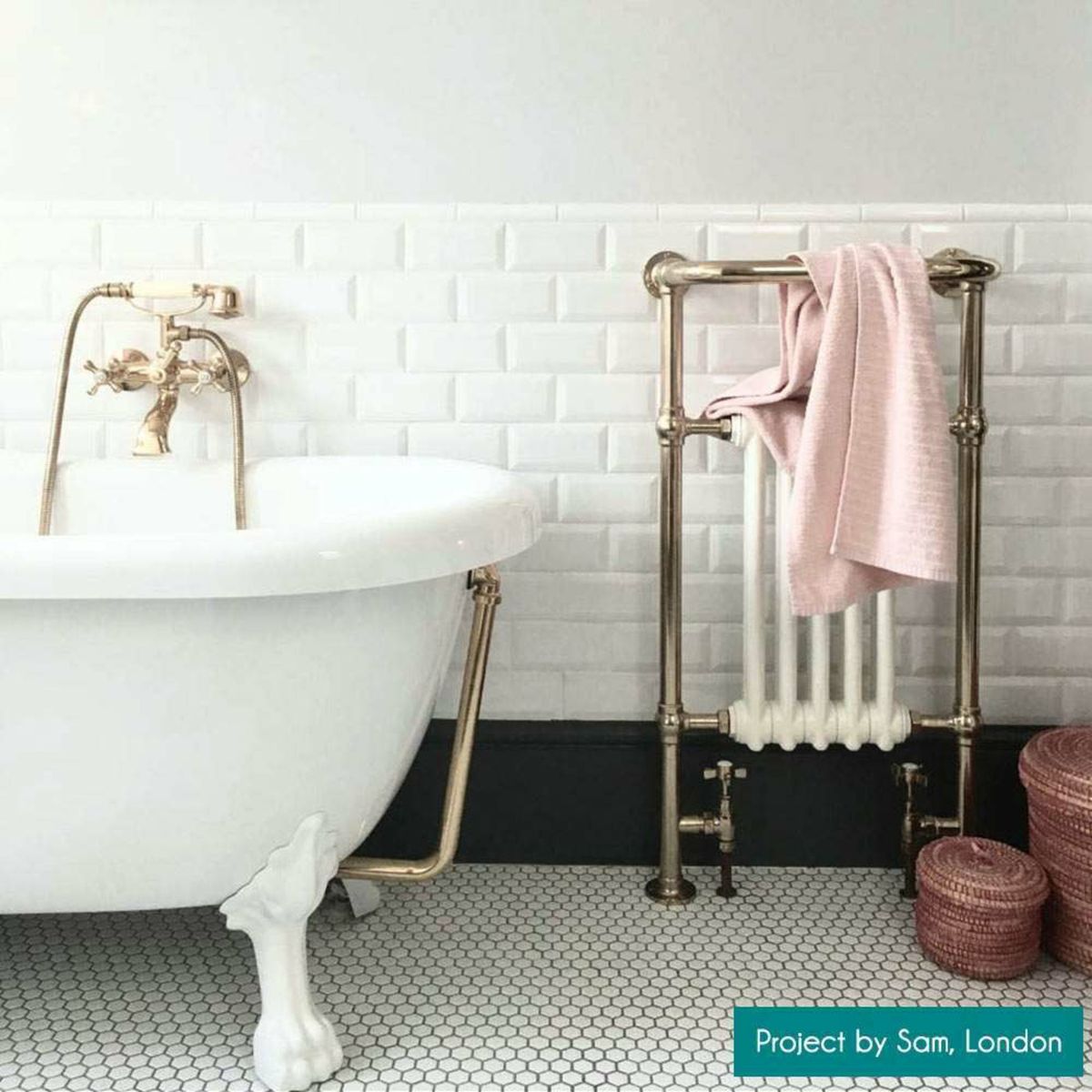 Pixel White Hexagon Matt 23x23