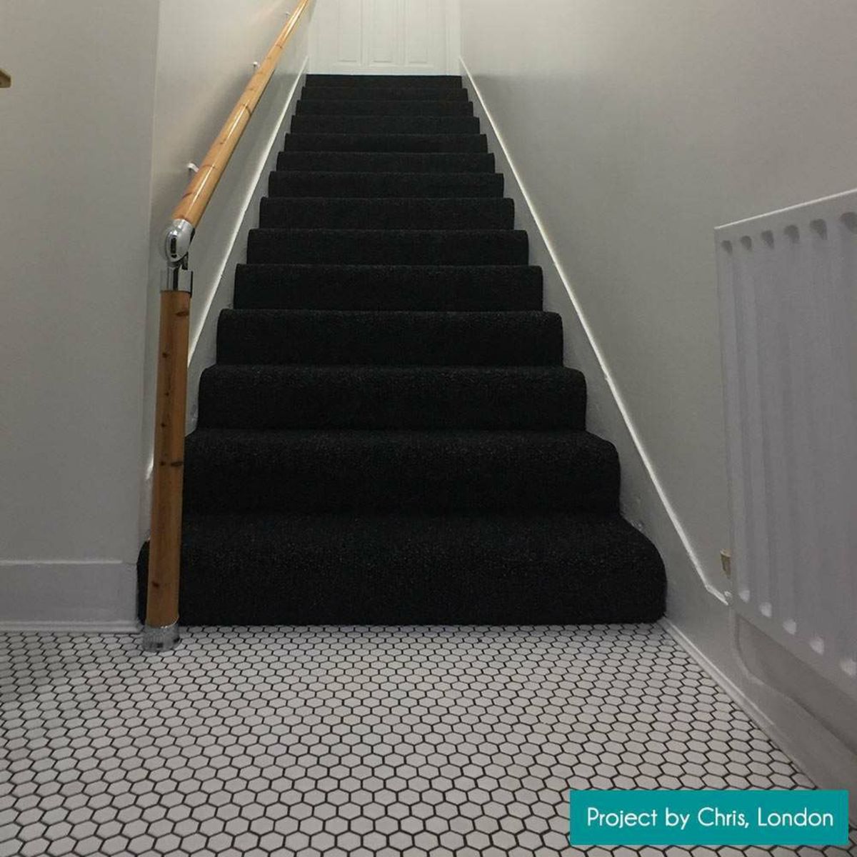 Sample - Pixel White Hexagon Matt 23x23