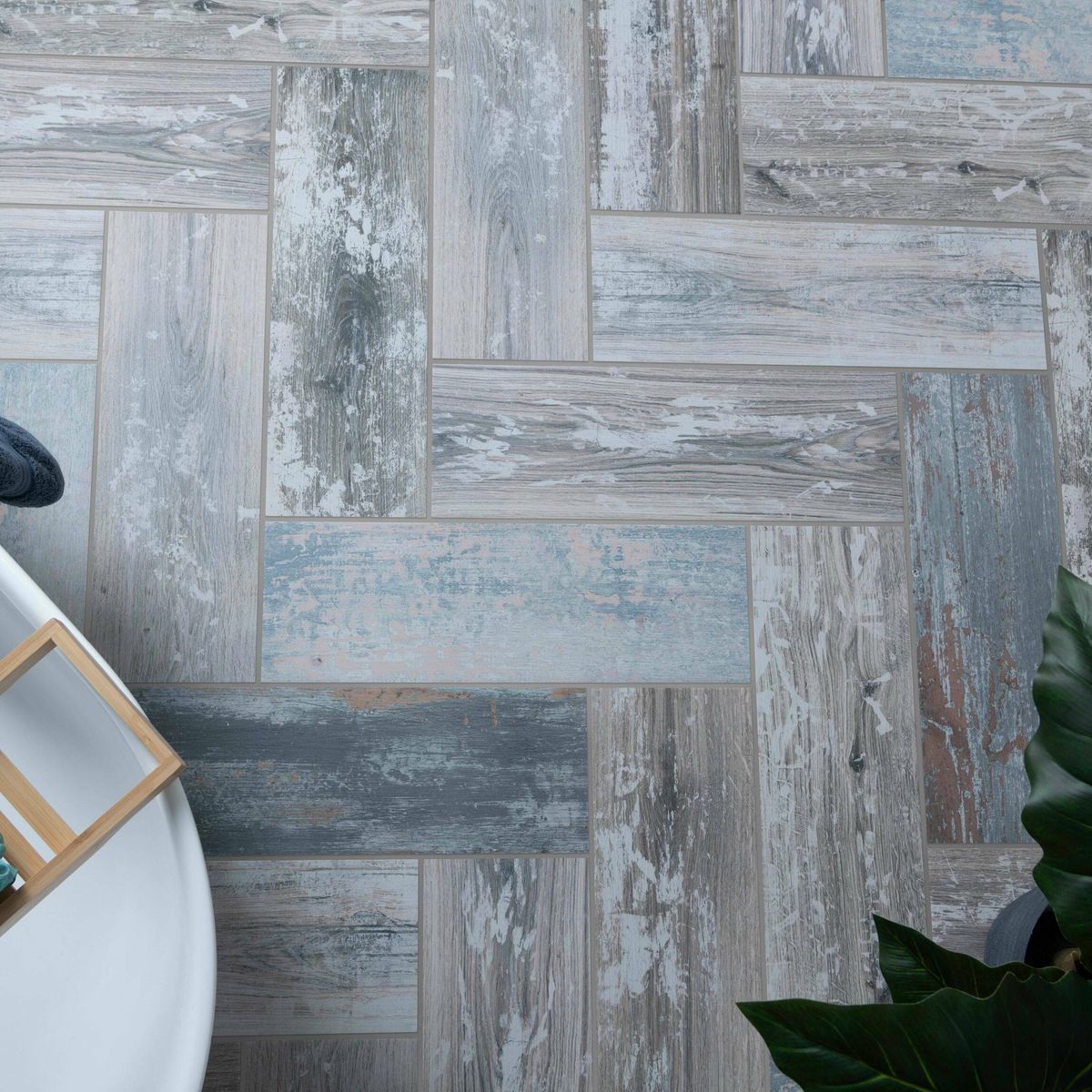 Fresno Gris Wood Effect Wall and Floor tiles 570x190