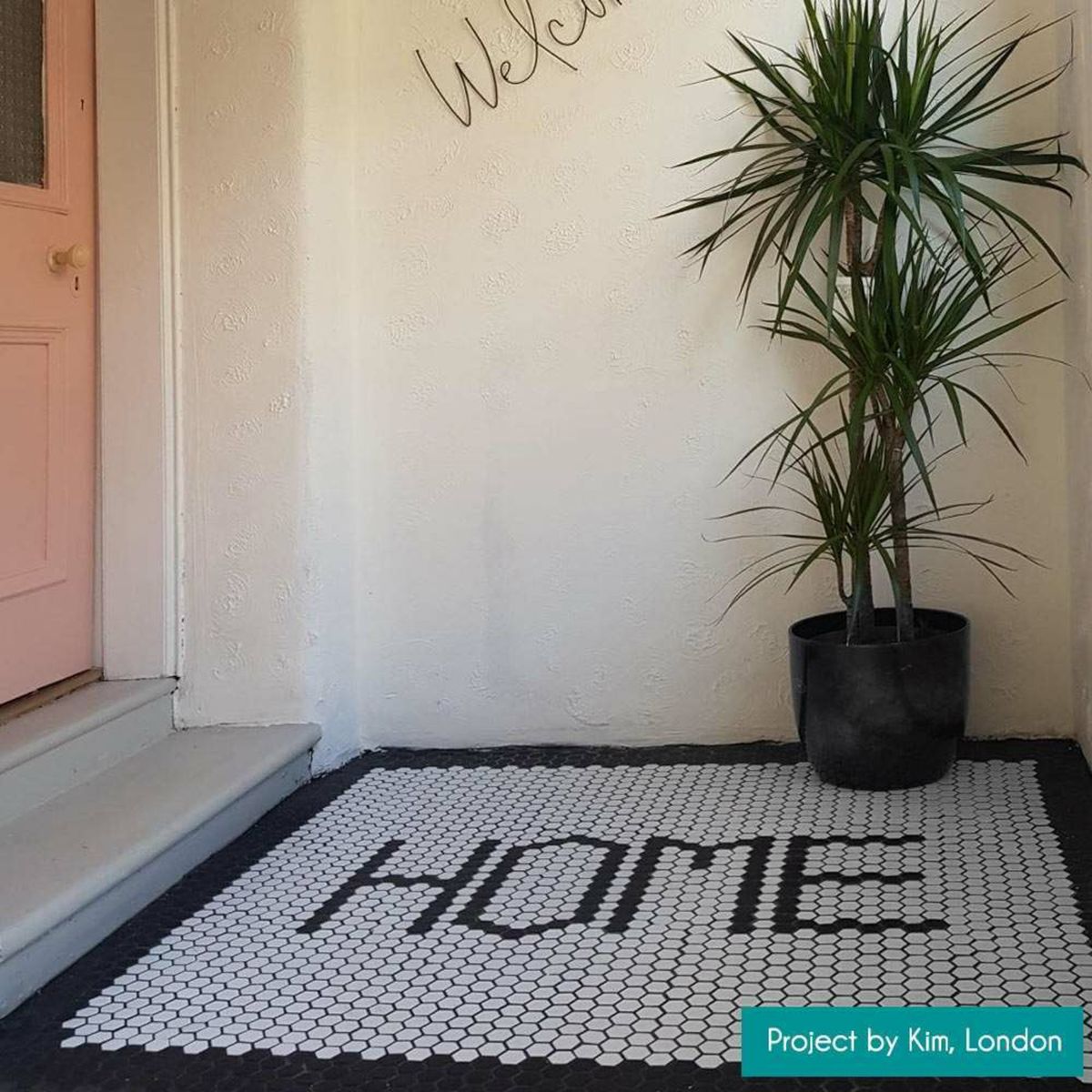 Sample - Pixel Black Hexagon Matt 23x23