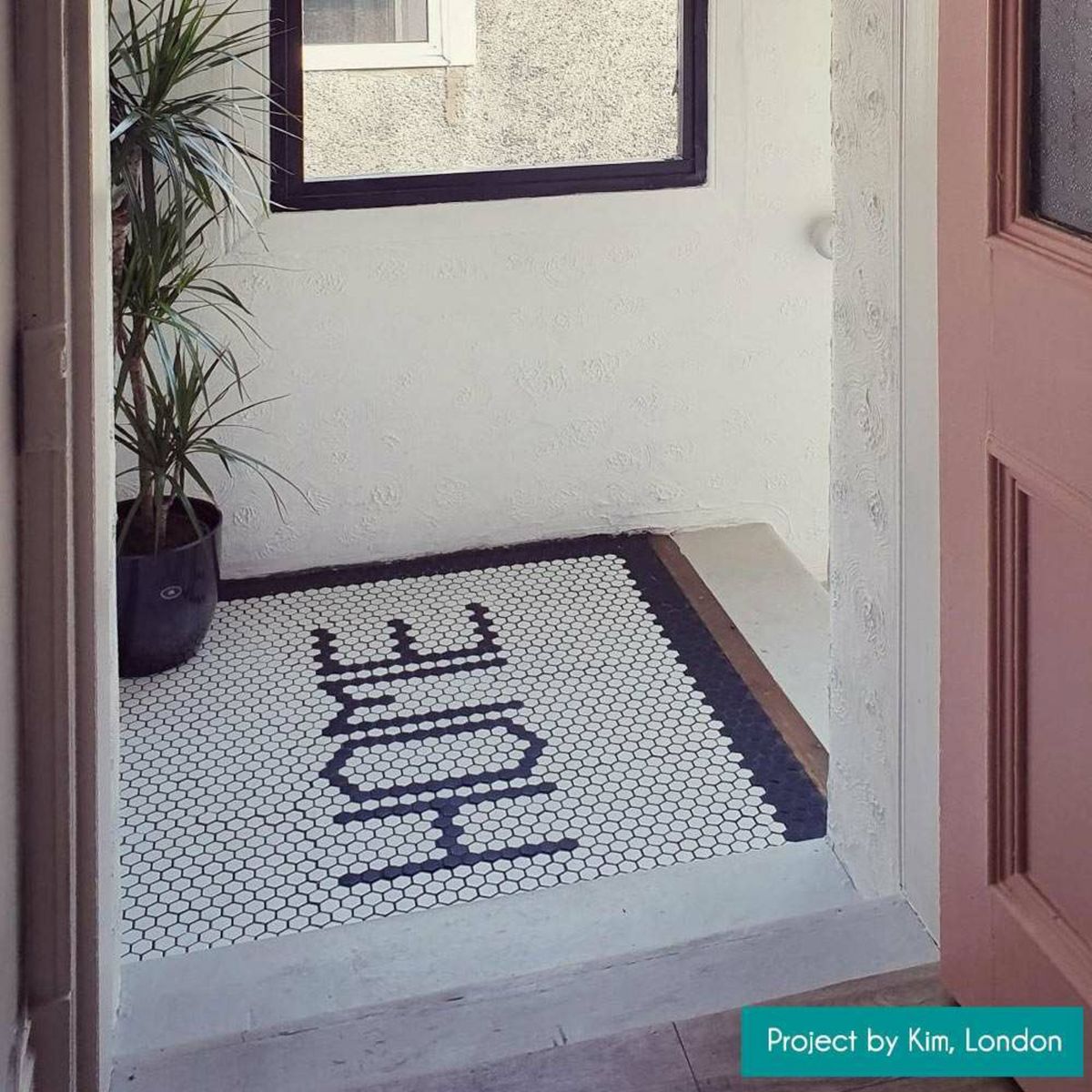 Sample - Pixel White Hexagon Matt 23x23