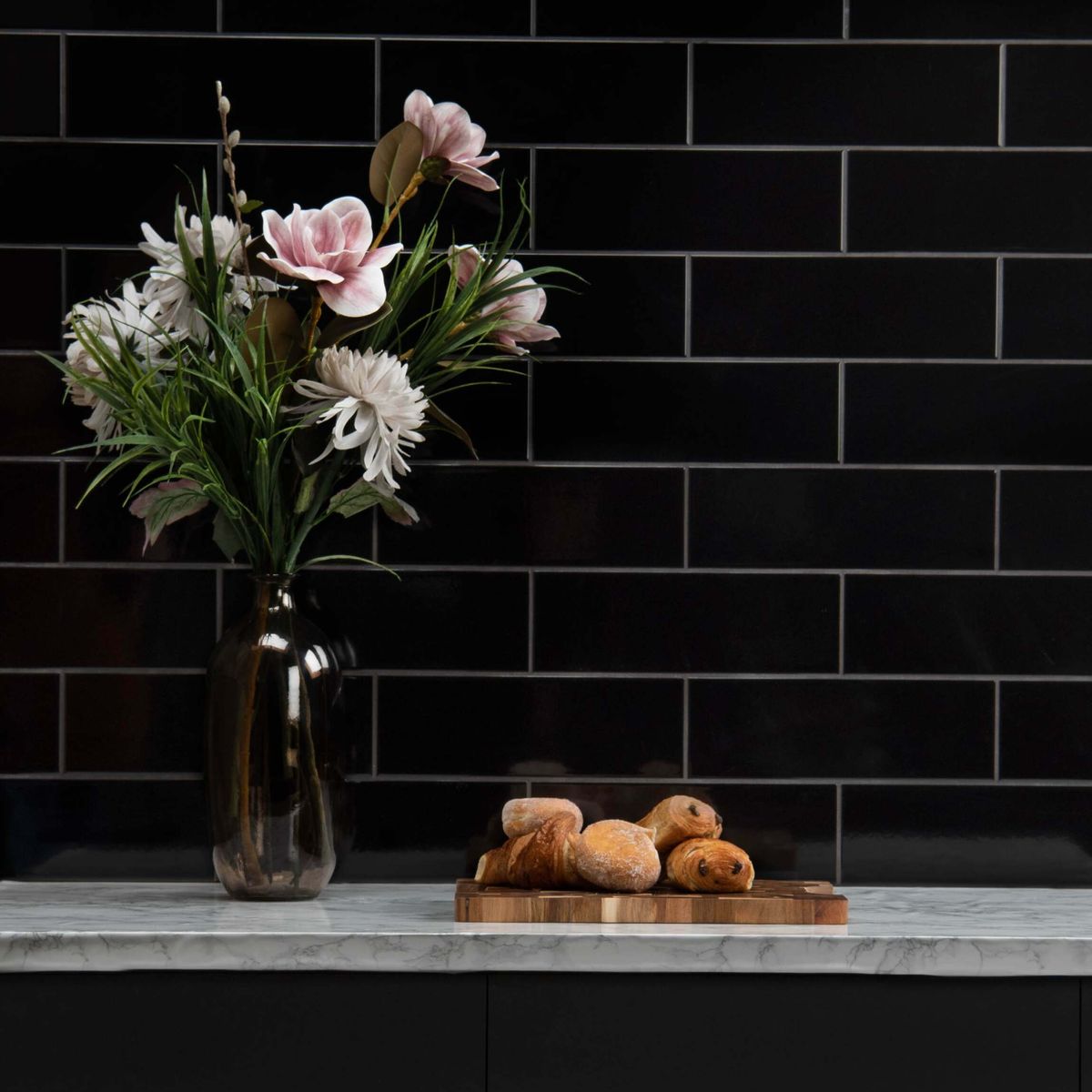 Sample - Lucia Negro Brillo ( R144)