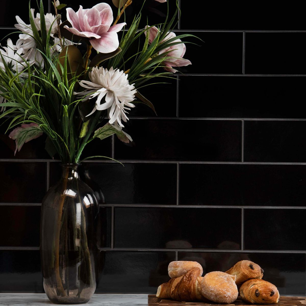 Sample - Lucia Negro Brillo ( R144)