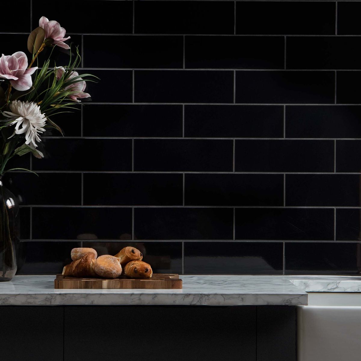 Sample - Lucia Negro Brillo ( R144)