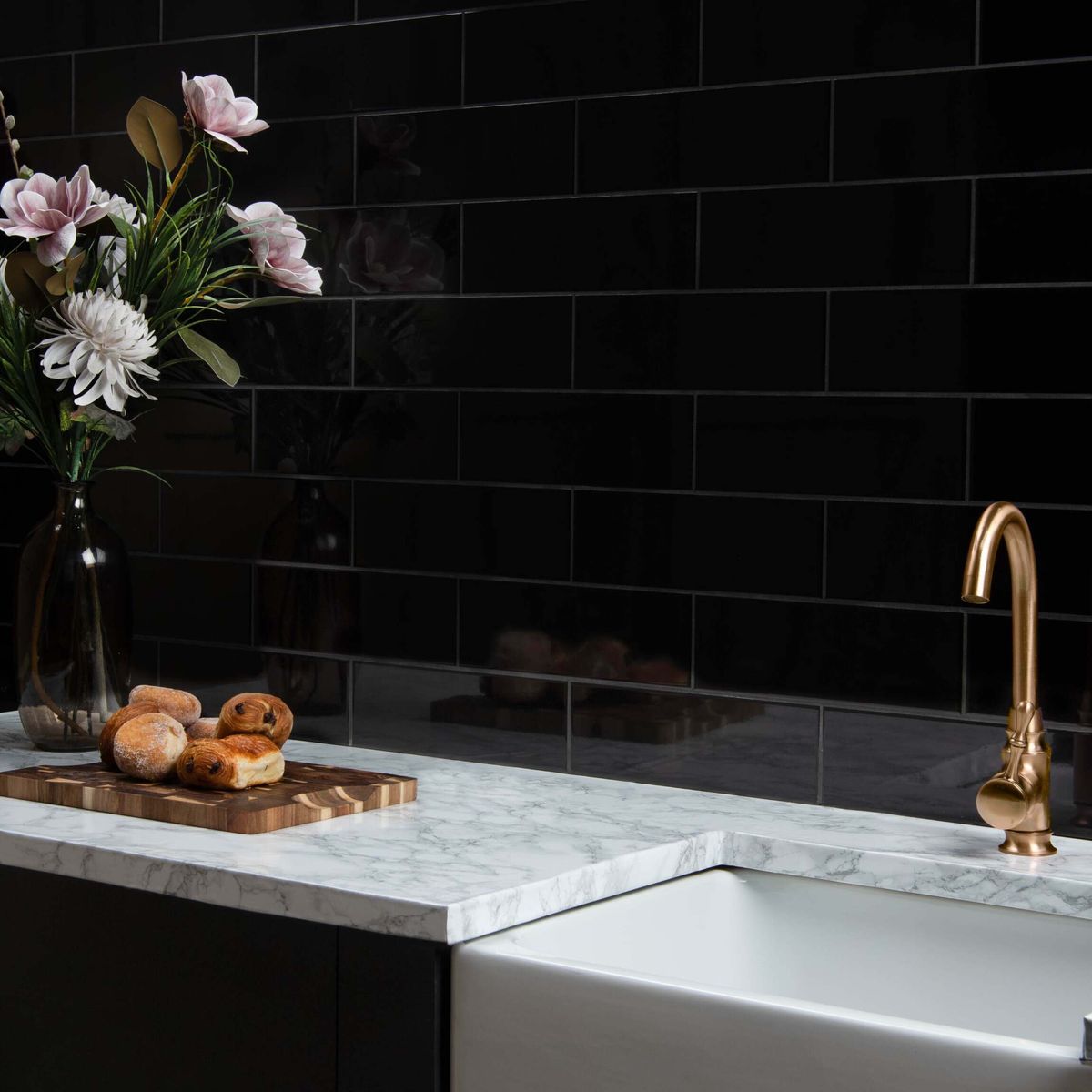 Sample - Lucia Negro Brillo ( R144)