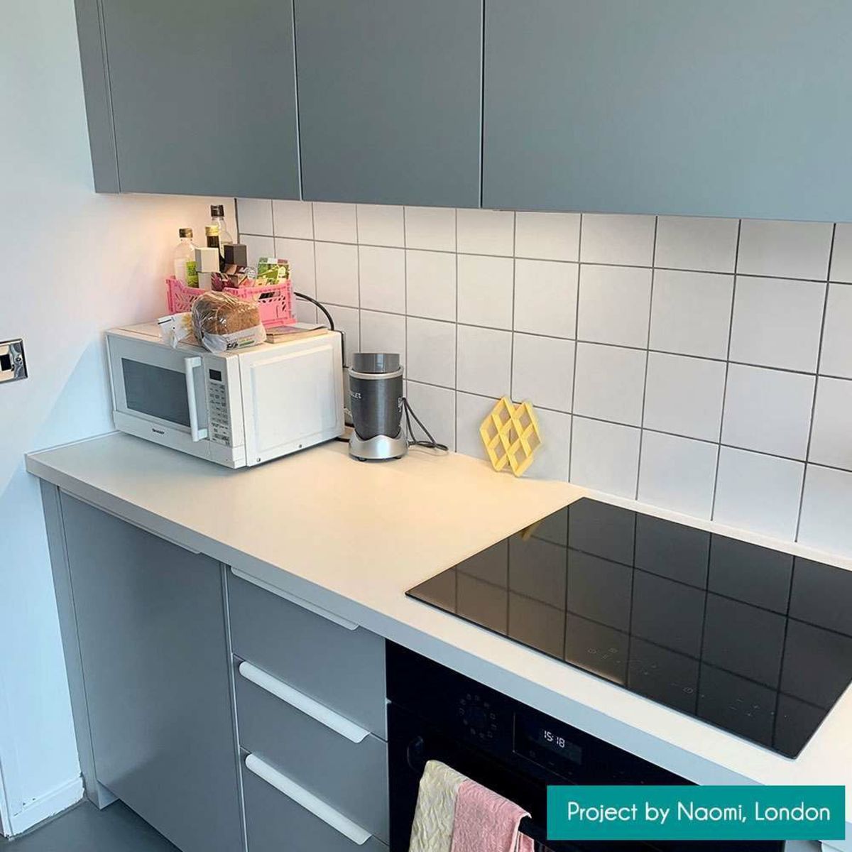 Sample - Night Time Gloss White 15x15